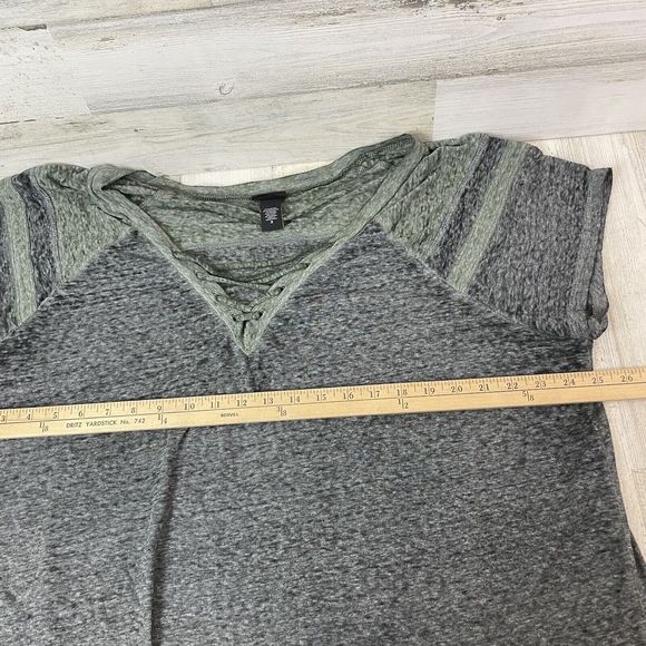 TORRID Lace-Up Football Sport Burnout Tee V-neck Contrast Gray & Green Top 3X - Picture 9 of 10